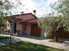 House in the Pistoia countryside with pool and garden ideal for outdoor lunches